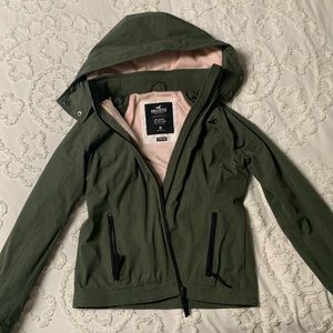 Hollister All-Weather collection stretch jacket, size medium, green.
